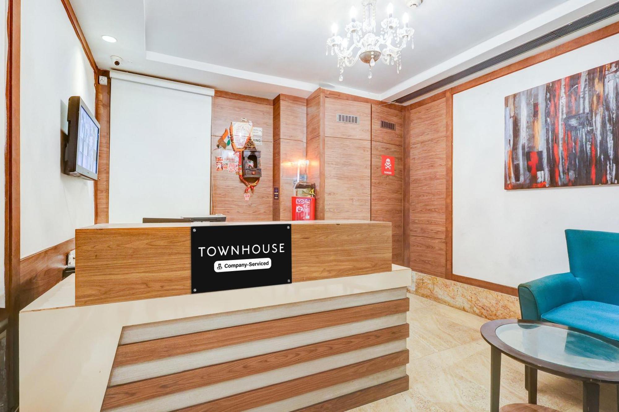 Super Townhouse Chhatarpur Near Metro Park Neu-Delhi Exterior foto