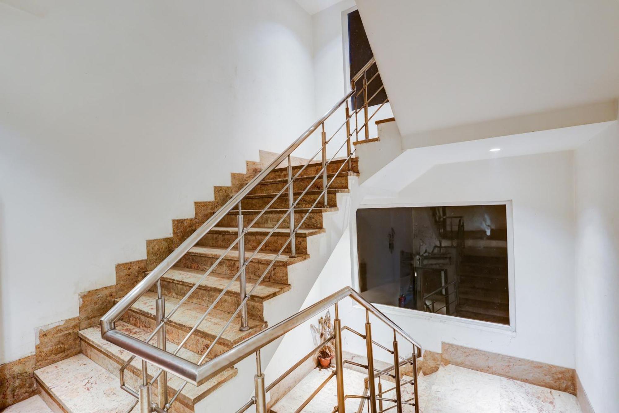Super Townhouse Chhatarpur Near Metro Park Neu-Delhi Exterior foto