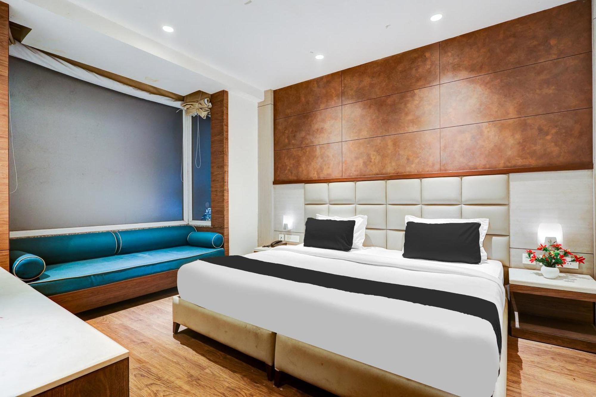 Super Townhouse Chhatarpur Near Metro Park Neu-Delhi Exterior foto